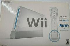 Wii Console White: Wii Sports + Wii Sports Resort + Wii Motion Plus (Wii)